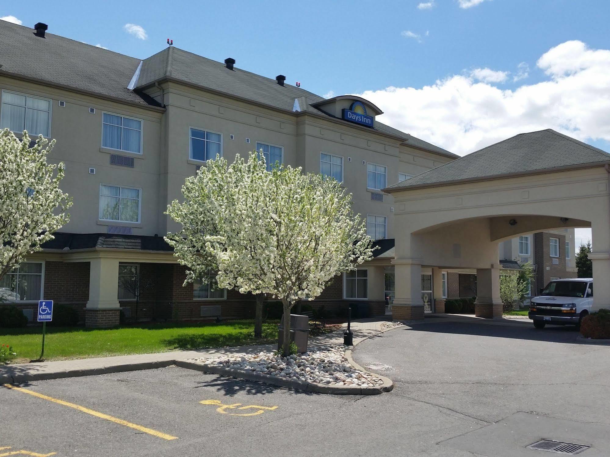 Days Inn By Wyndham Ottawa Airport Ngoại thất bức ảnh